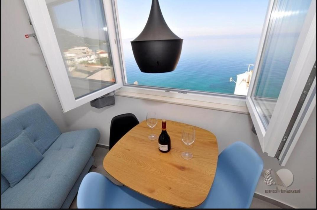 Miranda Apartment